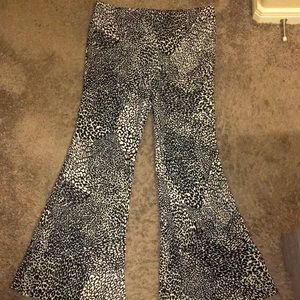 Shein curve black and white print bell bottoms